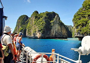 Phi Phi Island Tour by Royal Jet Cruiser 9