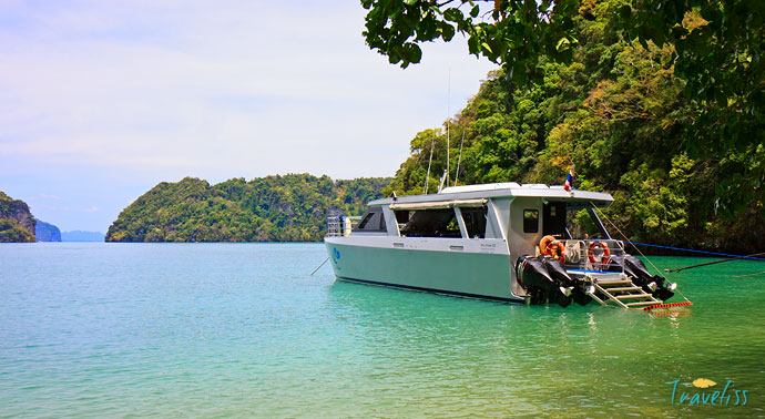 Review: Hong Island Krabi Tour by Catamaran