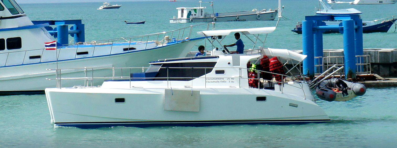 42ft Power Catamaran - Phuket Yacht Charter